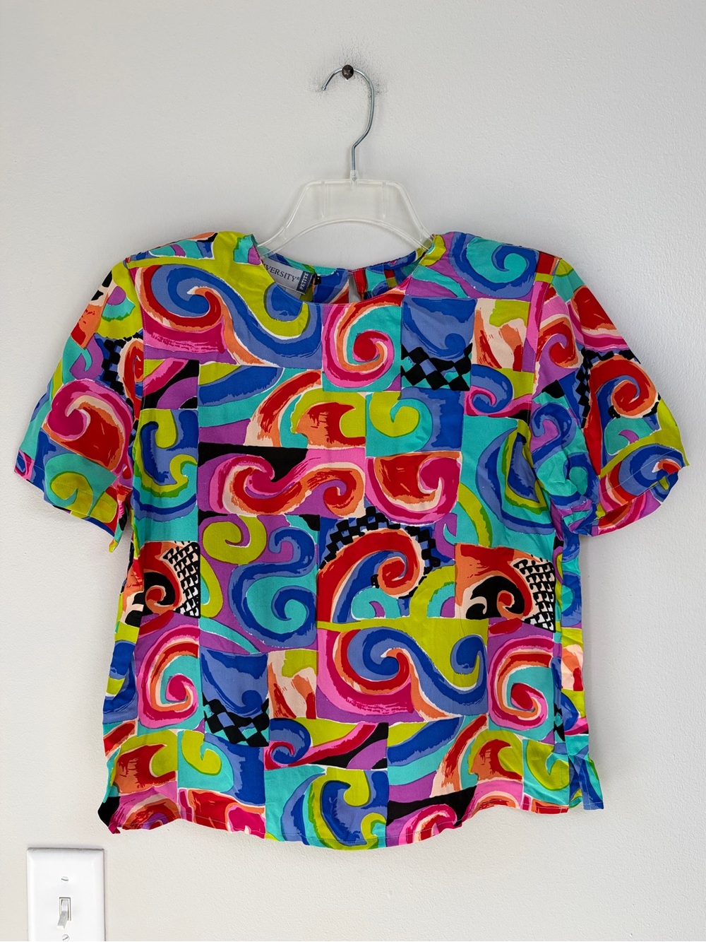 Vintage Diversity Colorful Abstract Swirl Print 100% Silk Short Sleeve Blouse